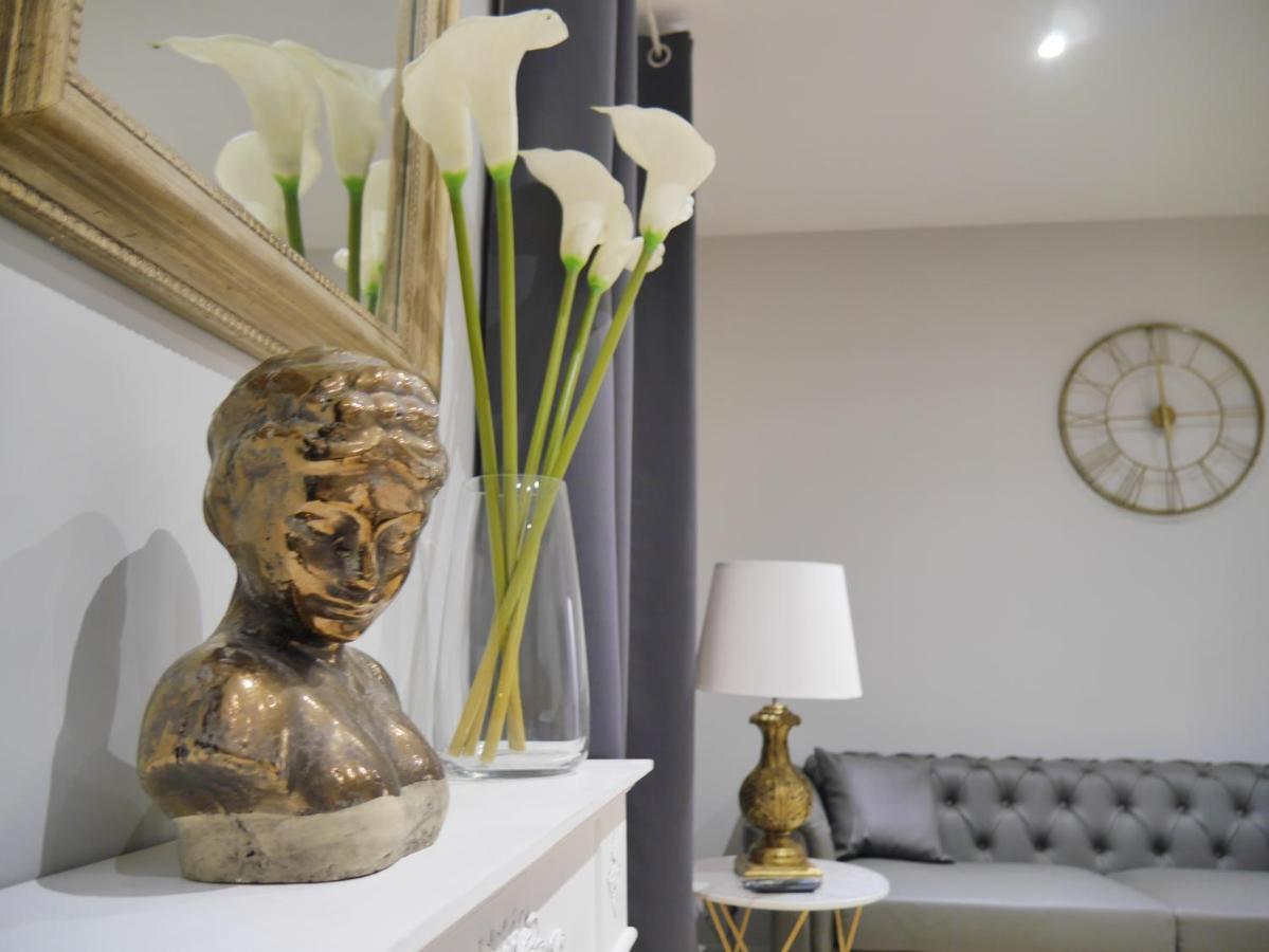 Le Secret De Louise Apartment Еперне Екстериор снимка